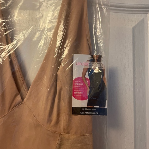 BNWT Undercontrol Slimming Slip - Picture 4 of 5